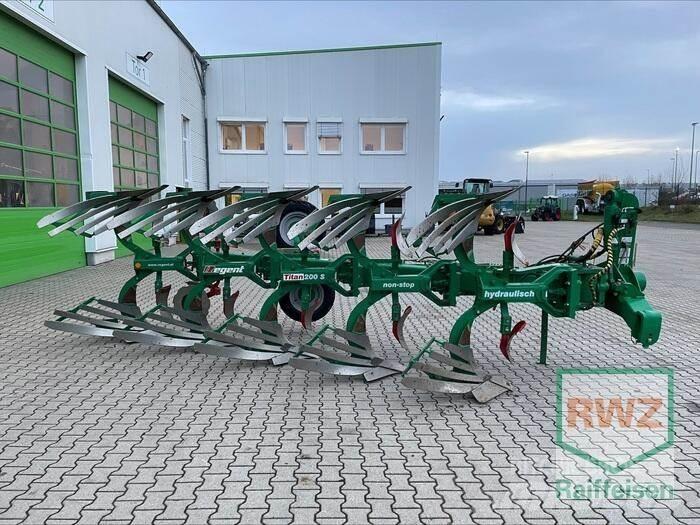 Regent Titan 200 S Reversible ploughs