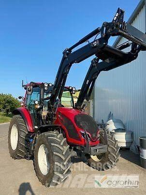 Valtra A115 H4 Tractors