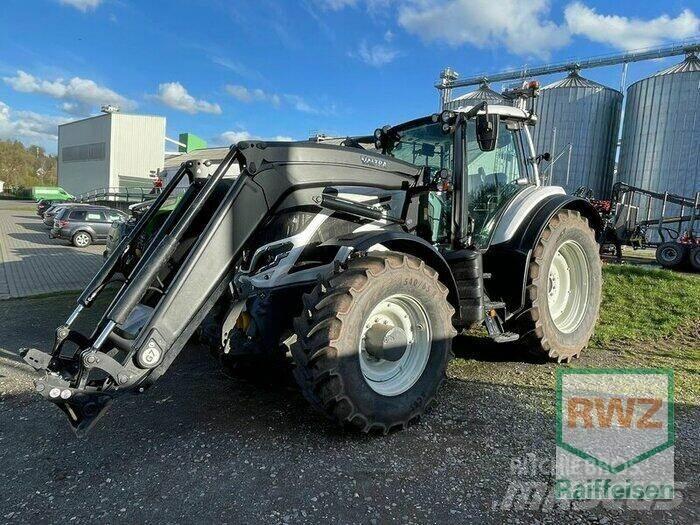 Valtra T215D Tractors
