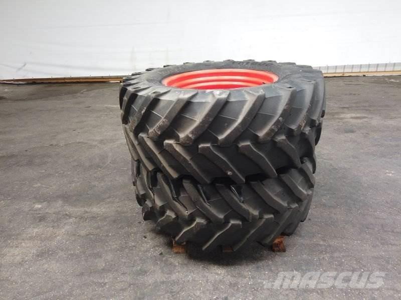 BKT 540 / 65 R30 Tyres, wheels and rims