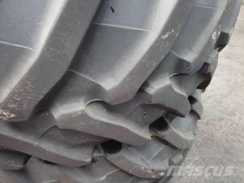 BKT 540 / 65 R30 Tyres, wheels and rims
