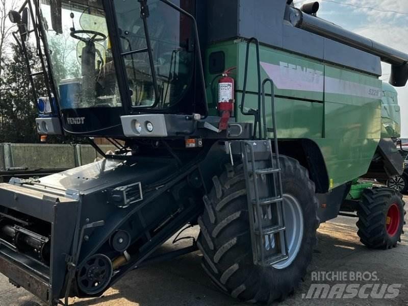 Fendt 5225 E Combine harvesters