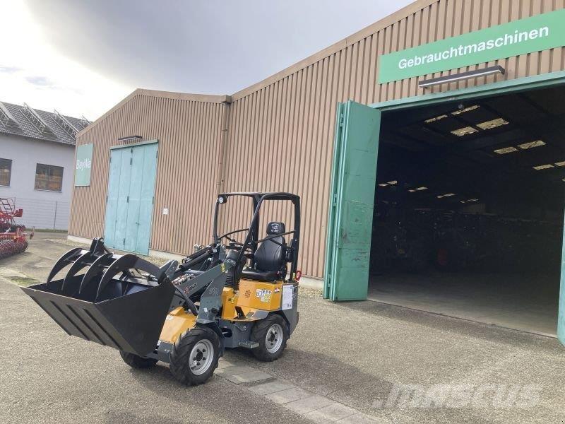 GiANT G 1200 Skid steer loaders