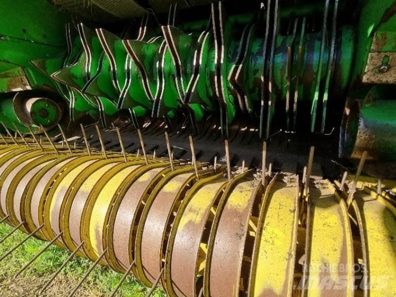 John Deere 592 Round balers