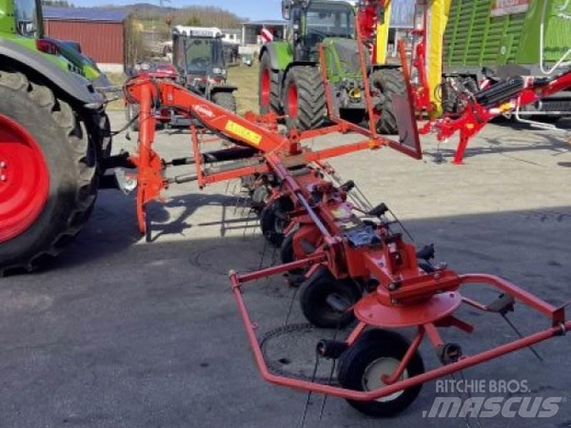 Kuhn GF 7702 Rakes and tedders