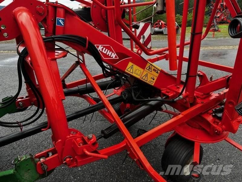 Kuhn GF 8702 Rakes and tedders