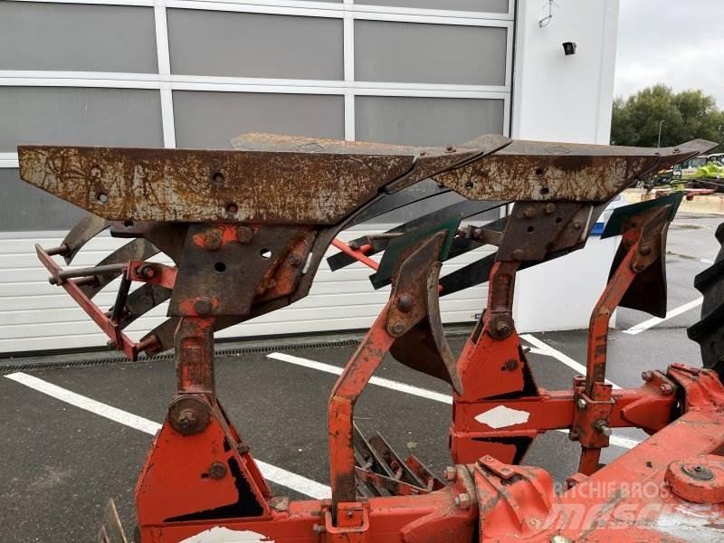 Kuhn HV 575 Ploughs