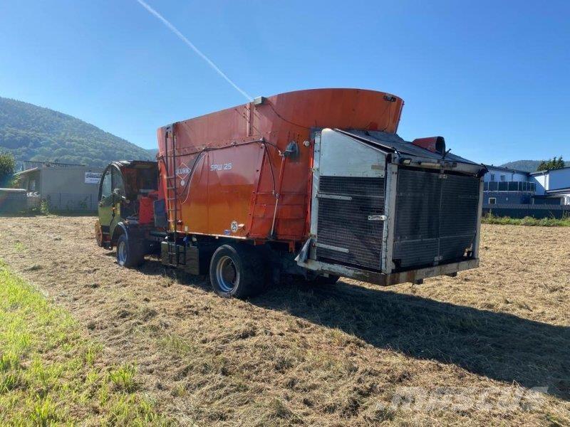 Kuhn SPW 25 Feed mixer