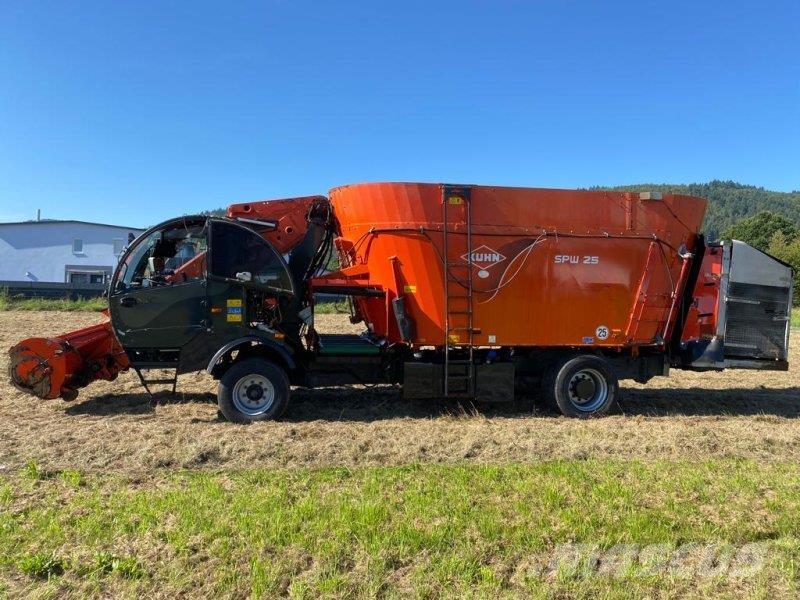 Kuhn SPW 25 Feed mixer