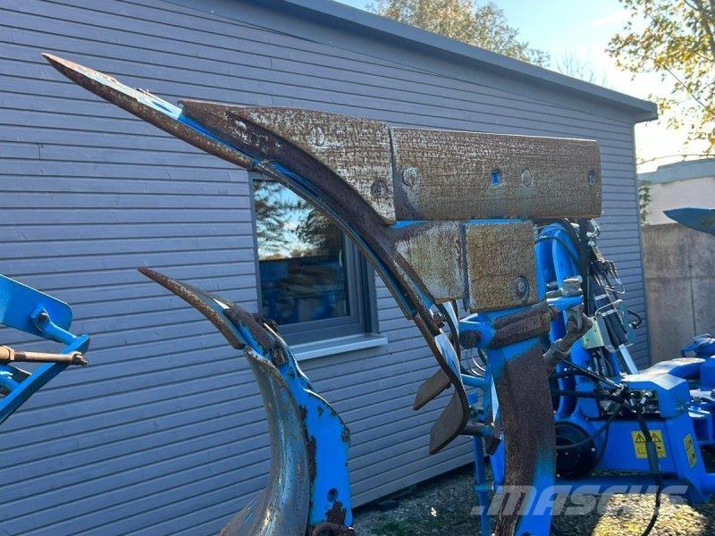 Lemken Juwel 8 Ploughs