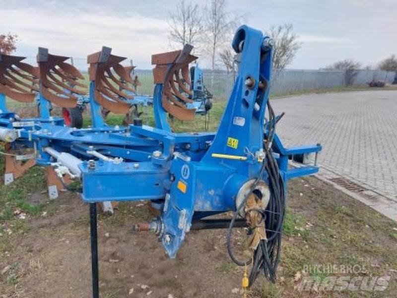 Överum 5 Schar Ploughs