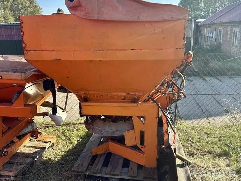Rauch SA 601 Sand and salt spreaders