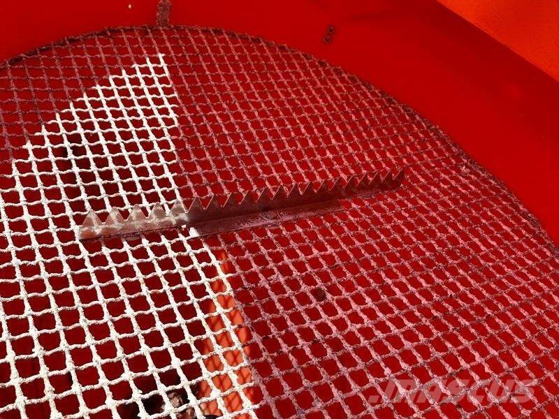  WDS 400 K Sand and salt spreaders