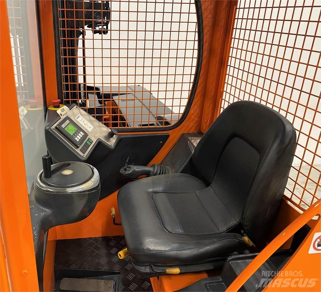 Hubtex MQ 30 AC 4-way reach truck