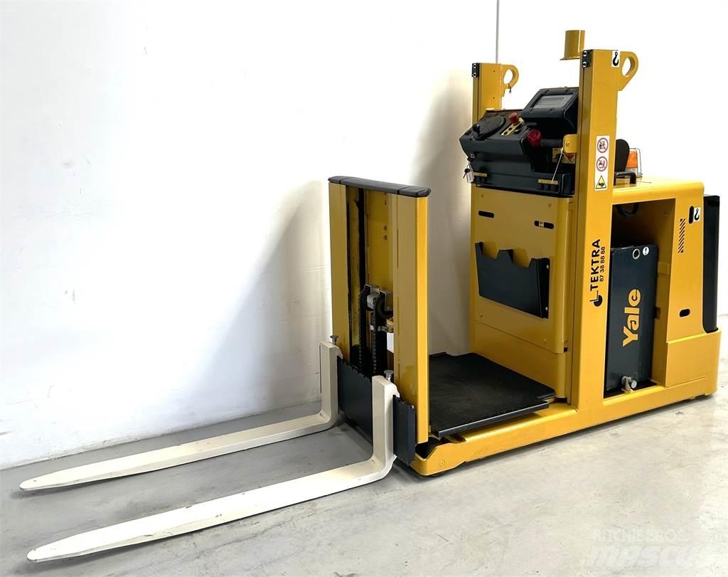 Hyster K1.0L Medium lift order picker
