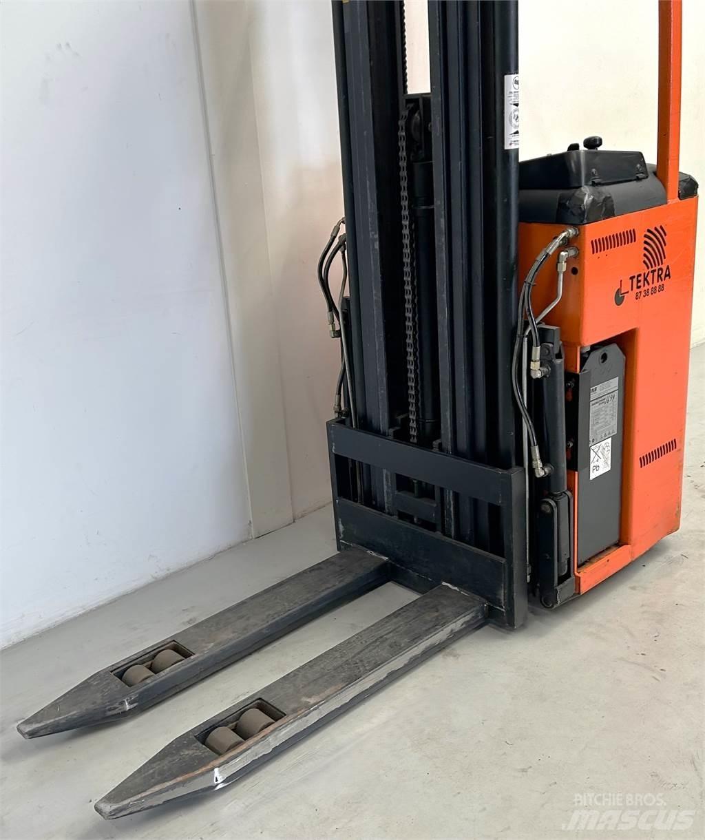 Rocla SST 12 TREV Self propelled stackers