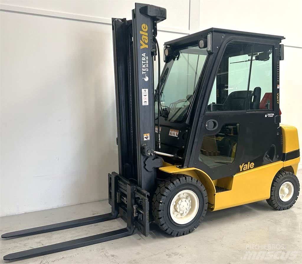 Yale GDP25MX Diesel trucks