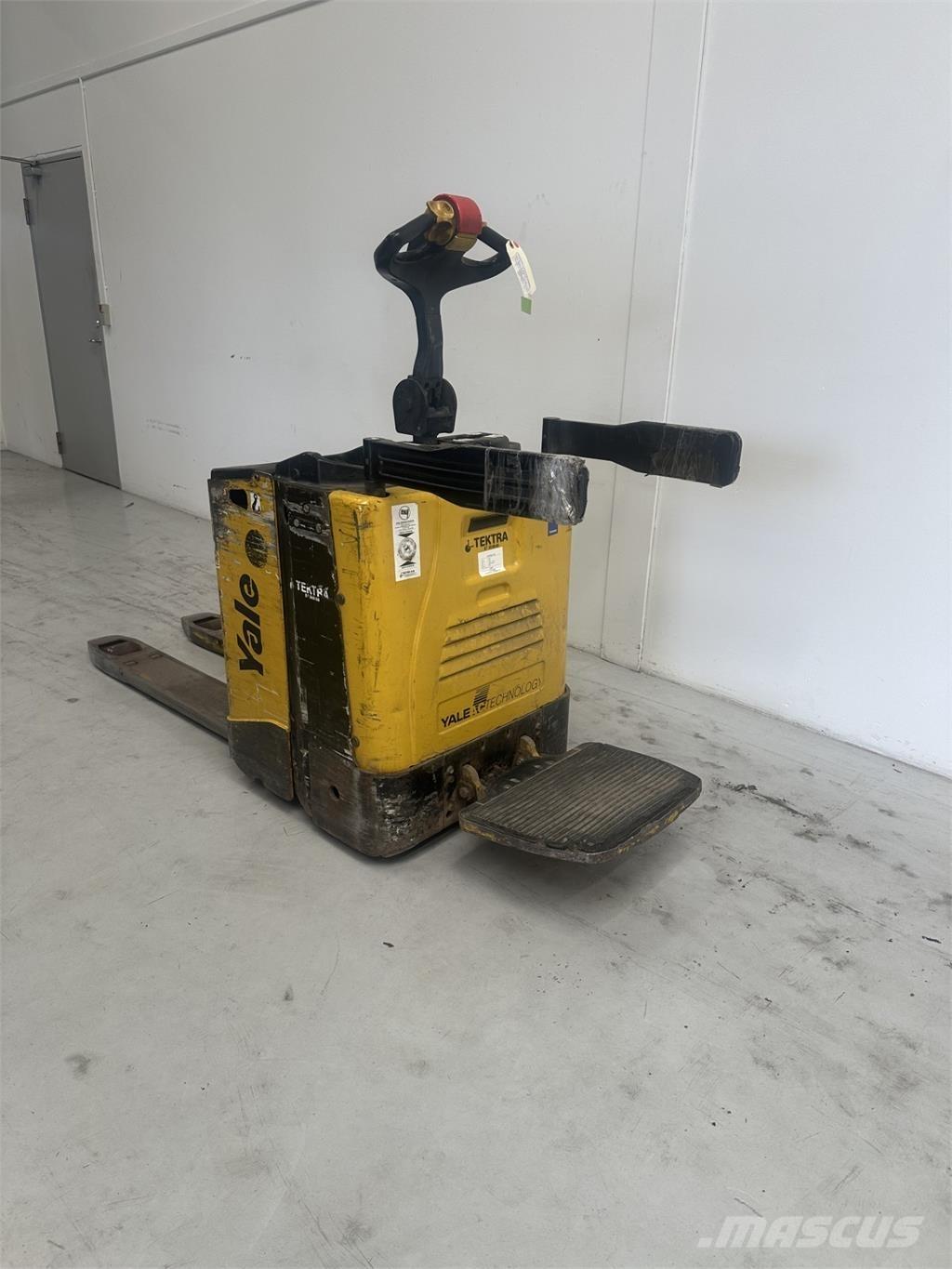 Yale MP20X - 300 AH Low lift with platform