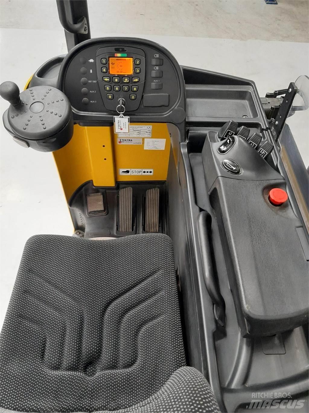 Yale MR14 Reach truck