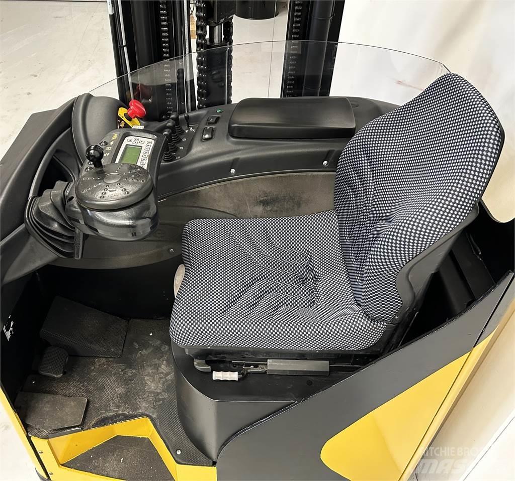 Yale MR16 Reach truck