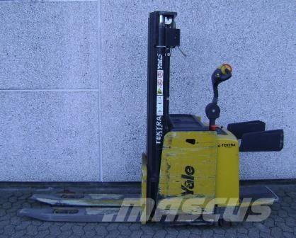 Yale MS12X Self propelled stackers