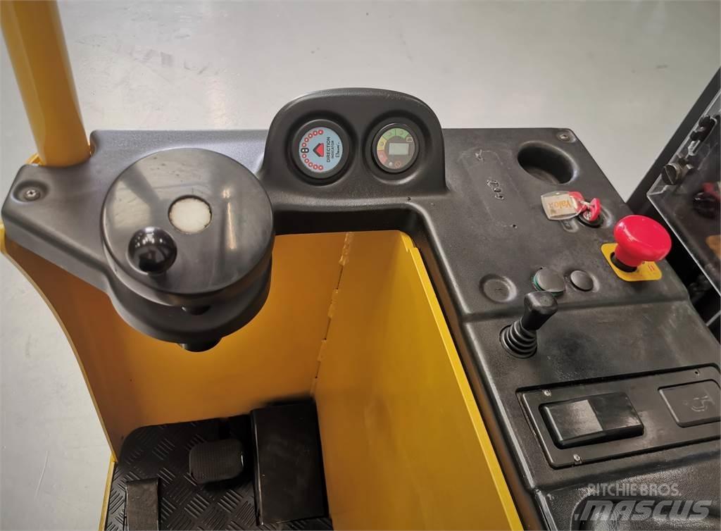 Yale MS15S Self propelled stackers