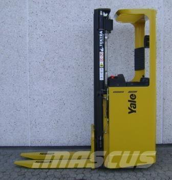 Yale SMS15S Self propelled stackers
