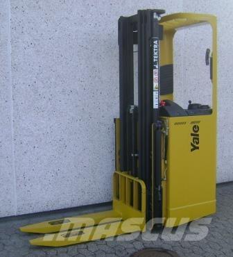 Yale SMS15S Self propelled stackers