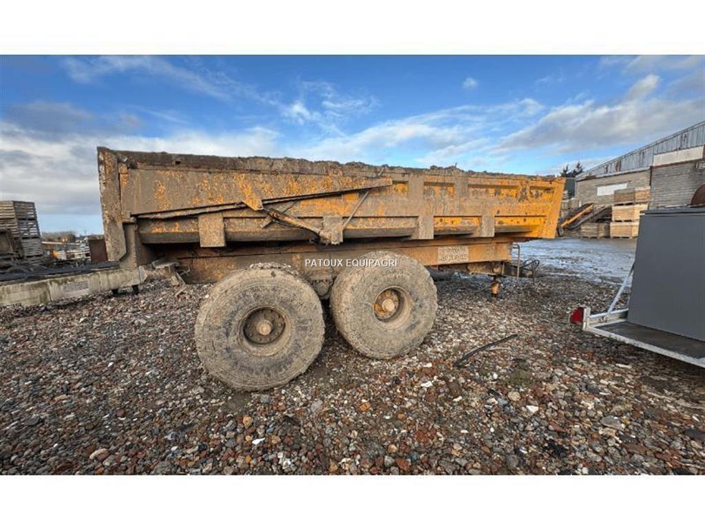  Artésienne D240MNS Tipper trucks