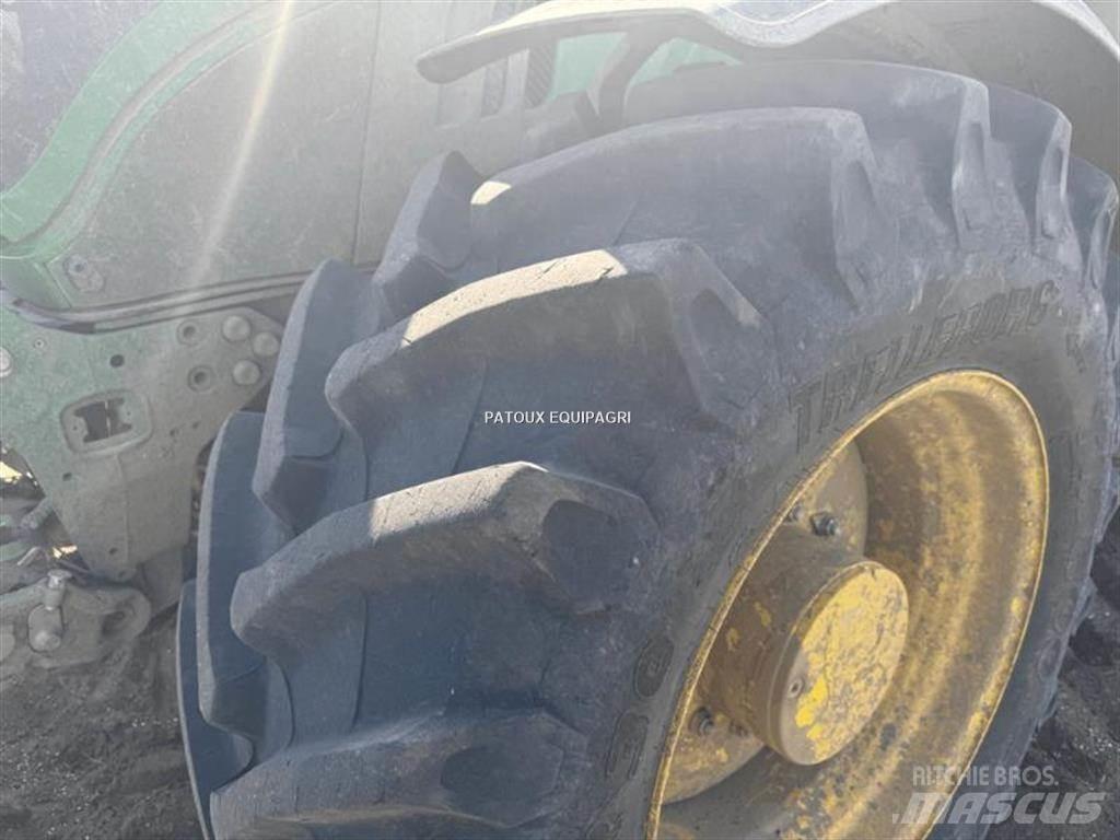 John Deere 6195M Tractors