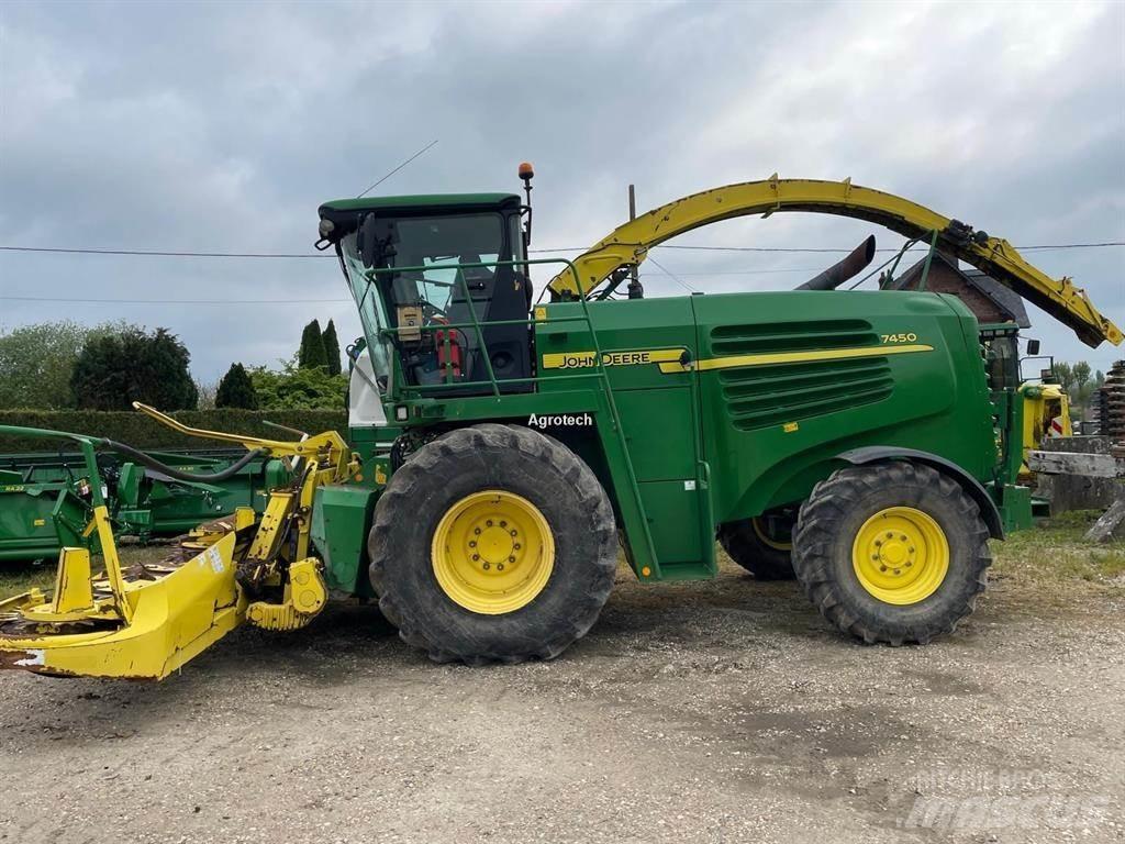 John Deere 7450 Forage harvesters