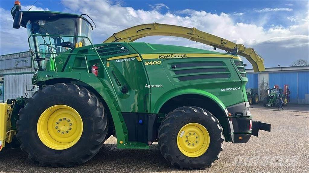 John Deere 8400 Forage harvesters