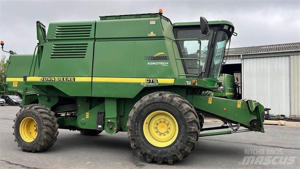 John Deere CTS Combine harvesters