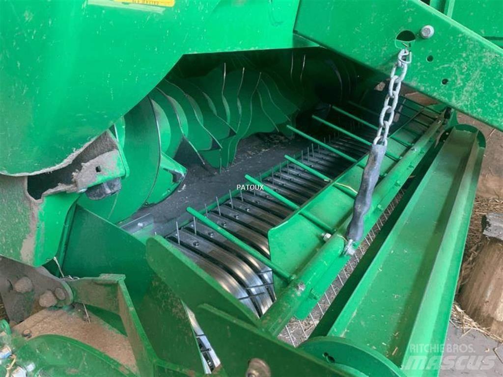 John Deere V461M Round balers