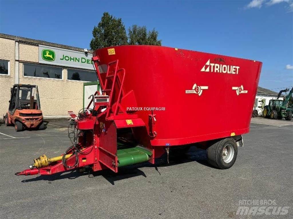 Trioliet 2-2000 Feed mixer