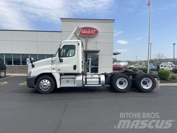 Freightliner CASCADIA 116 Prime Movers