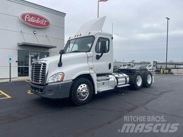 Freightliner CASCADIA 116 Prime Movers