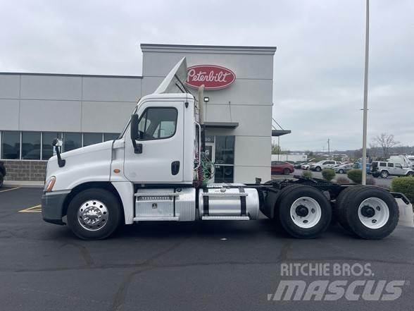 Freightliner CASCADIA 116 Prime Movers