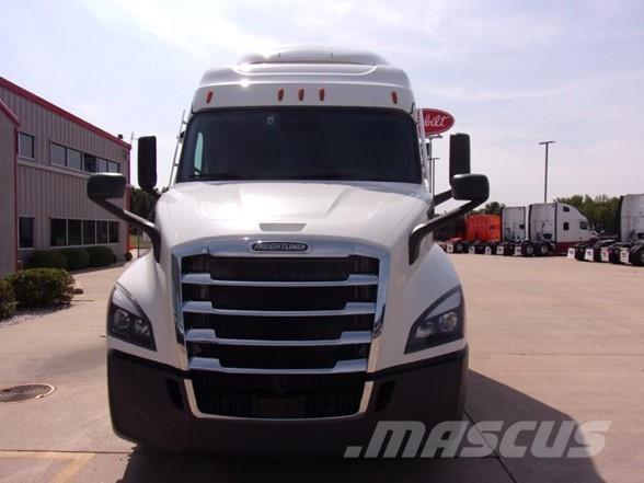 Freightliner CASCADIA 116 Prime Movers