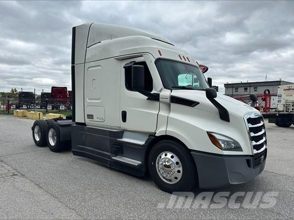 Freightliner CASCADIA 116 Prime Movers