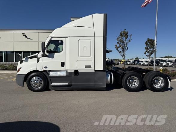 Freightliner CASCADIA 116 Prime Movers