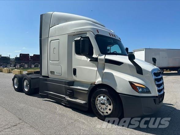 Freightliner CASCADIA 116 Prime Movers
