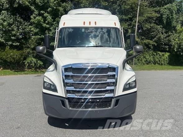 Freightliner CASCADIA 116 Prime Movers