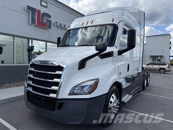 Freightliner CASCADIA 116 Prime Movers
