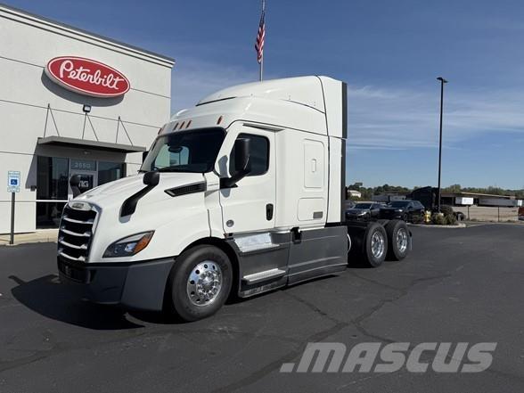 Freightliner CASCADIA 116 Prime Movers