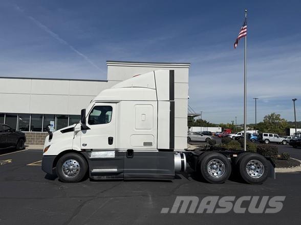 Freightliner CASCADIA 116 Prime Movers