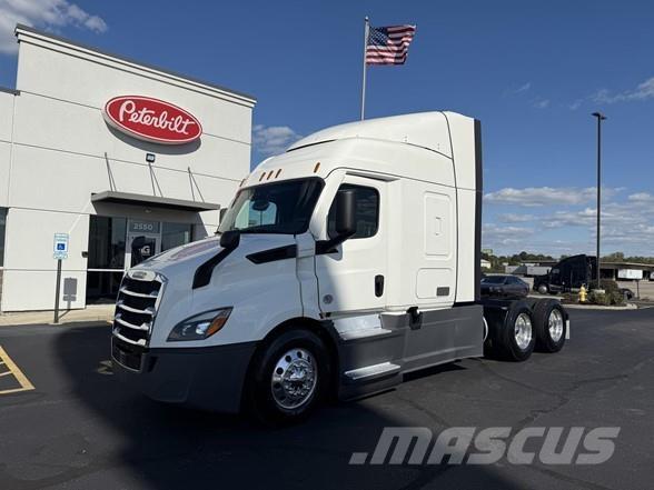 Freightliner CASCADIA 116 Prime Movers