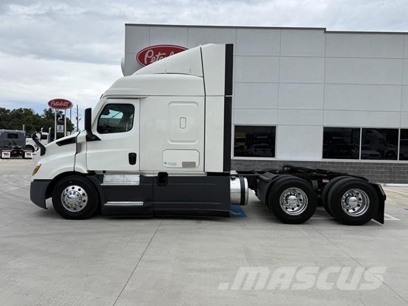 Freightliner CASCADIA 116 Prime Movers
