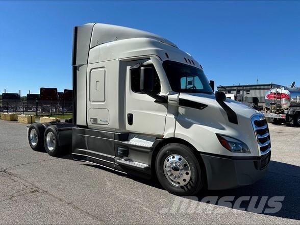 Freightliner CASCADIA 116 Prime Movers