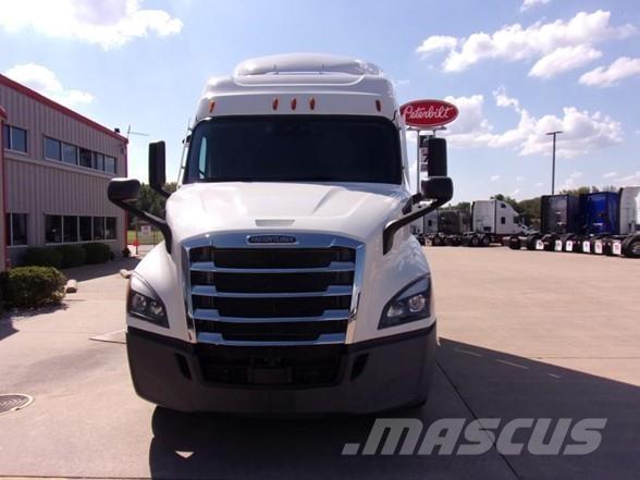 Freightliner CASCADIA 116 Prime Movers